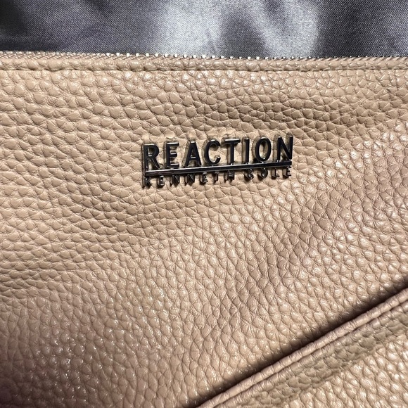 Kenneth Cole‎ Reaction Studded Crossbody Mini Bag Pebbled Tan Vegan Festival - Picture 2 of 8